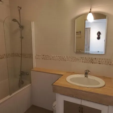 Apartment Bright With Sea View In Saint-raphael